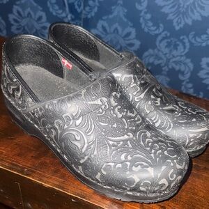 Sanita Black Patterned Clogs